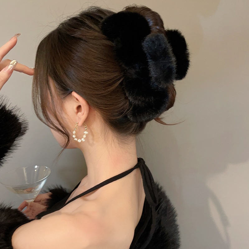 ✨ Soft Plush Hair Claw Clip ✨