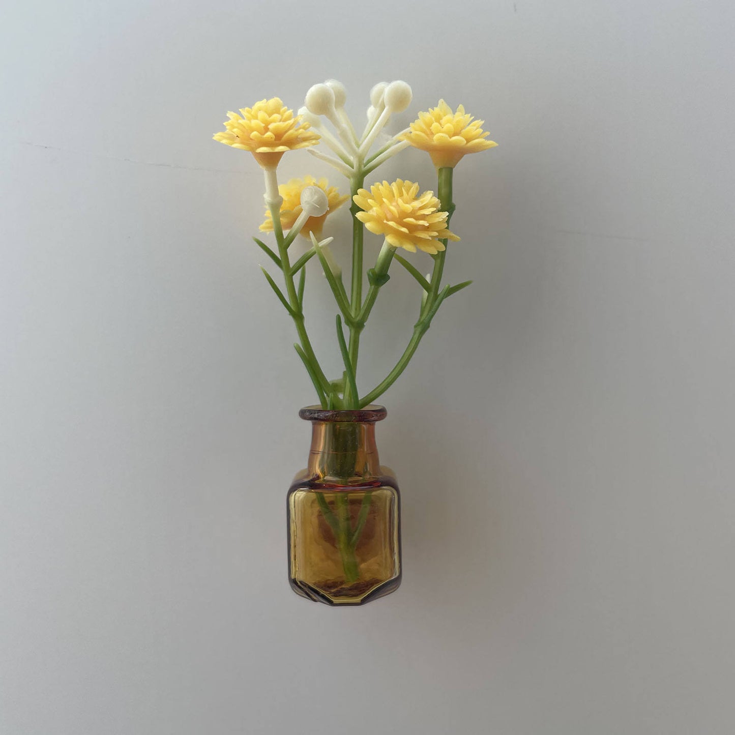 Charming Mini Magnetic Vases for Every Space!