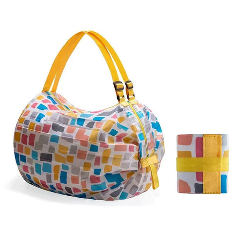 Foldable bag with semi-automatic closure for shopping and going out