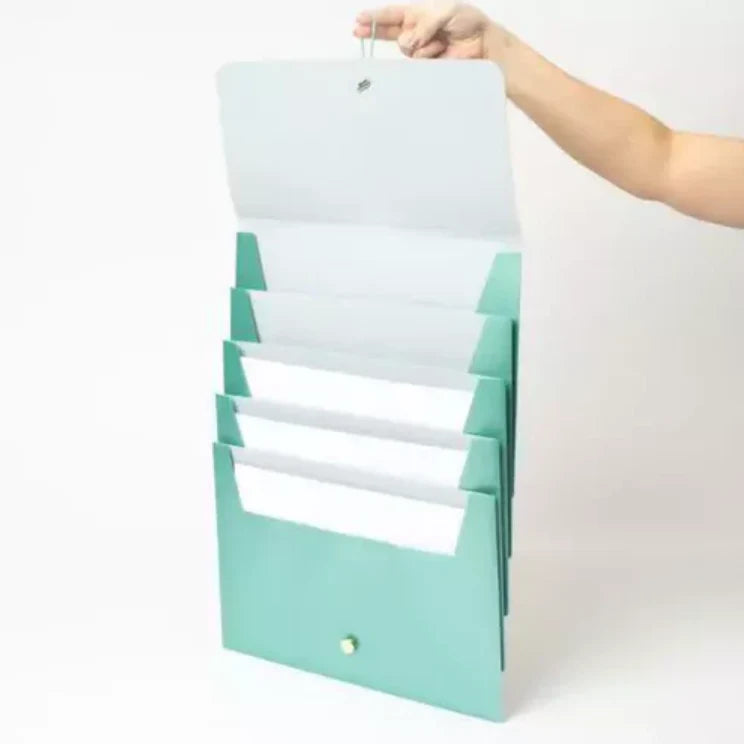 Expandable magnetic file box