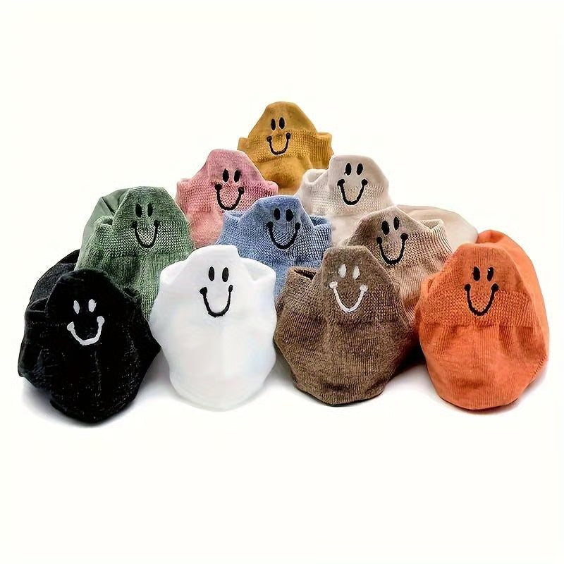 🔥 Four Seasons Cartoon Embroidered Smiling Face Socks