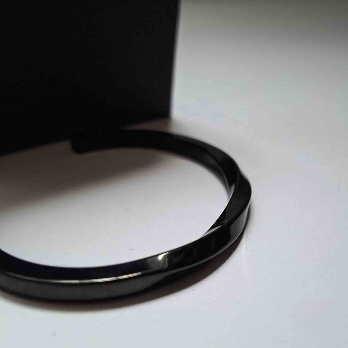 Black Fowl Screw Bangle