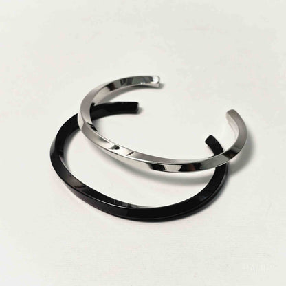 Black Fowl Screw Bangle