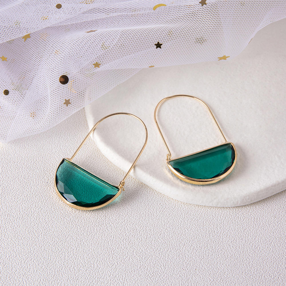 Elegant Emerald Statement Earrings ✨