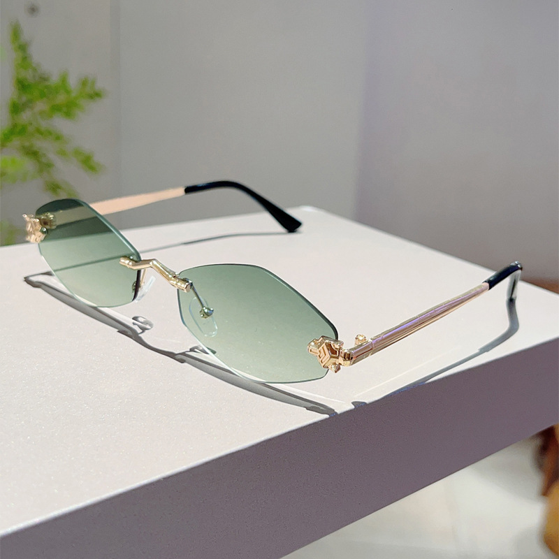 ✨ Polygonal Sunglasses for Women – Luxury Brand