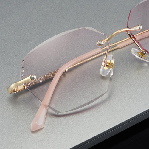 🌸 Elegant Double-Shaded Rimless Diamond-Cut Glasses 🌸