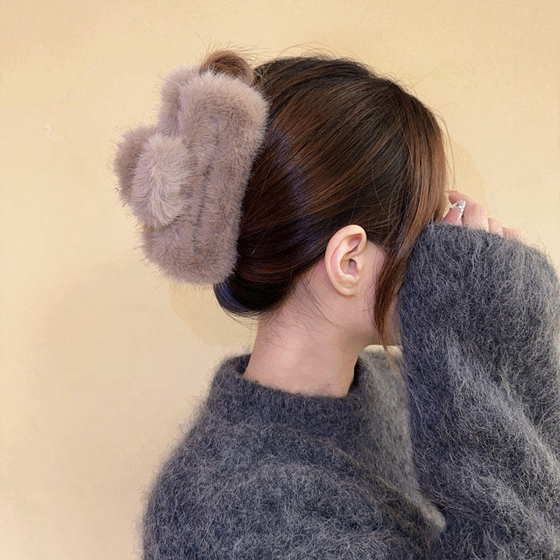 ✨ Soft Plush Hair Claw Clip ✨