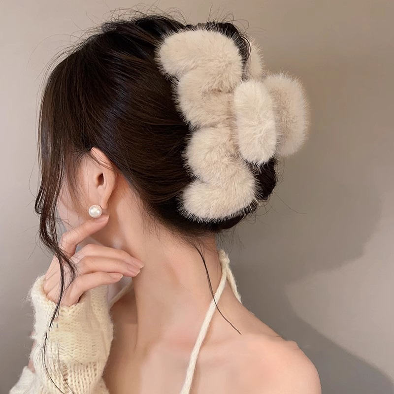 ✨ Soft Plush Hair Claw Clip ✨