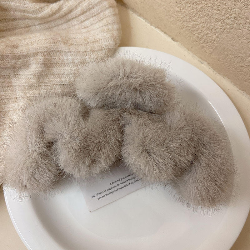 ✨ Soft Plush Hair Claw Clip ✨