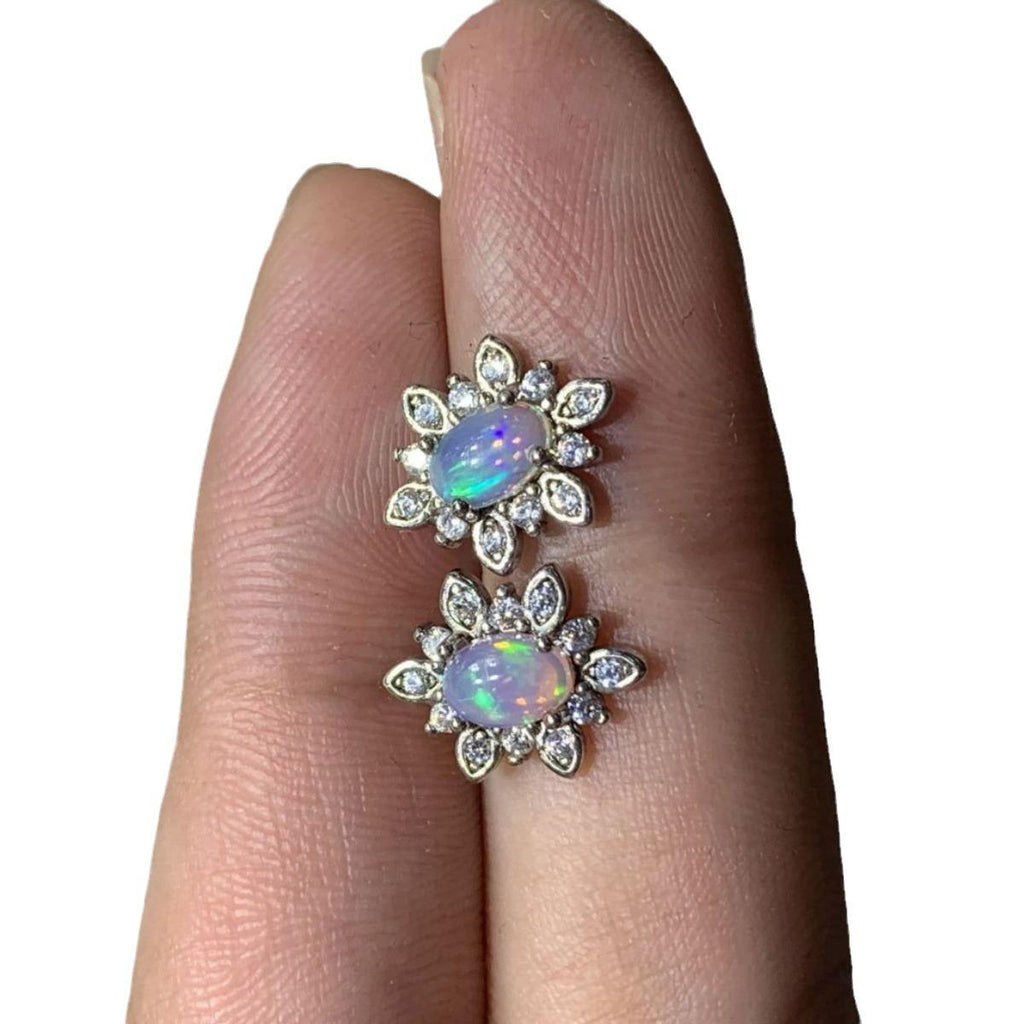 ✨ Starburst Crystal Stud Earrings – Dainty & Trendy 🌟