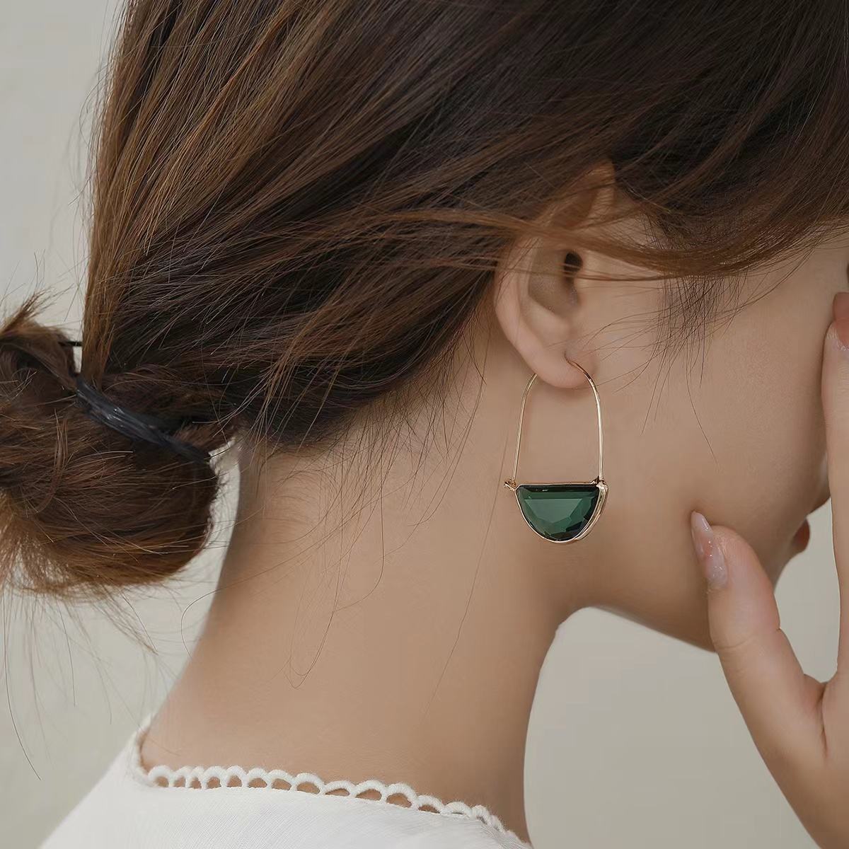 Elegant Emerald Statement Earrings ✨