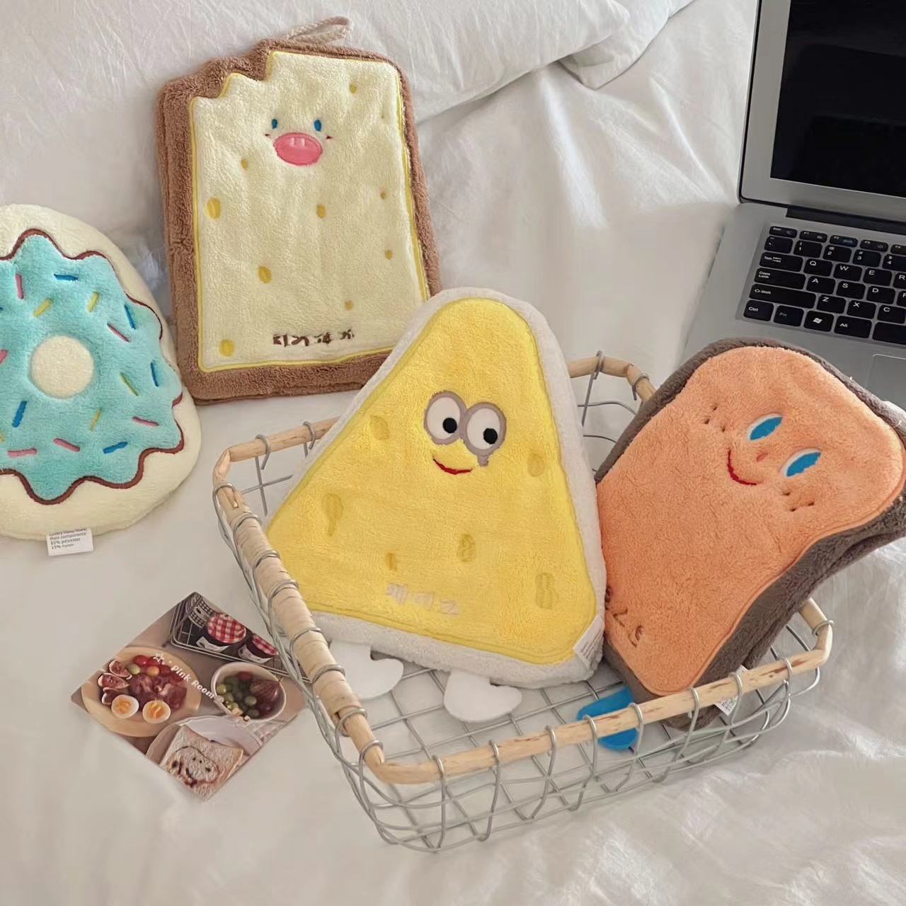 🧽 Cute Cartoon Cleaning Towel – Soft, Absorbent🍞🍩