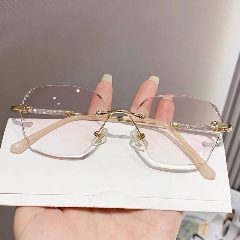 🌸 Elegant Double-Shaded Rimless Diamond-Cut Glasses 🌸