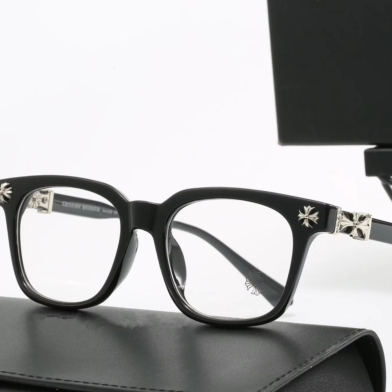 Blue Light Filter Eyeglasses with Fashion Metal Accents