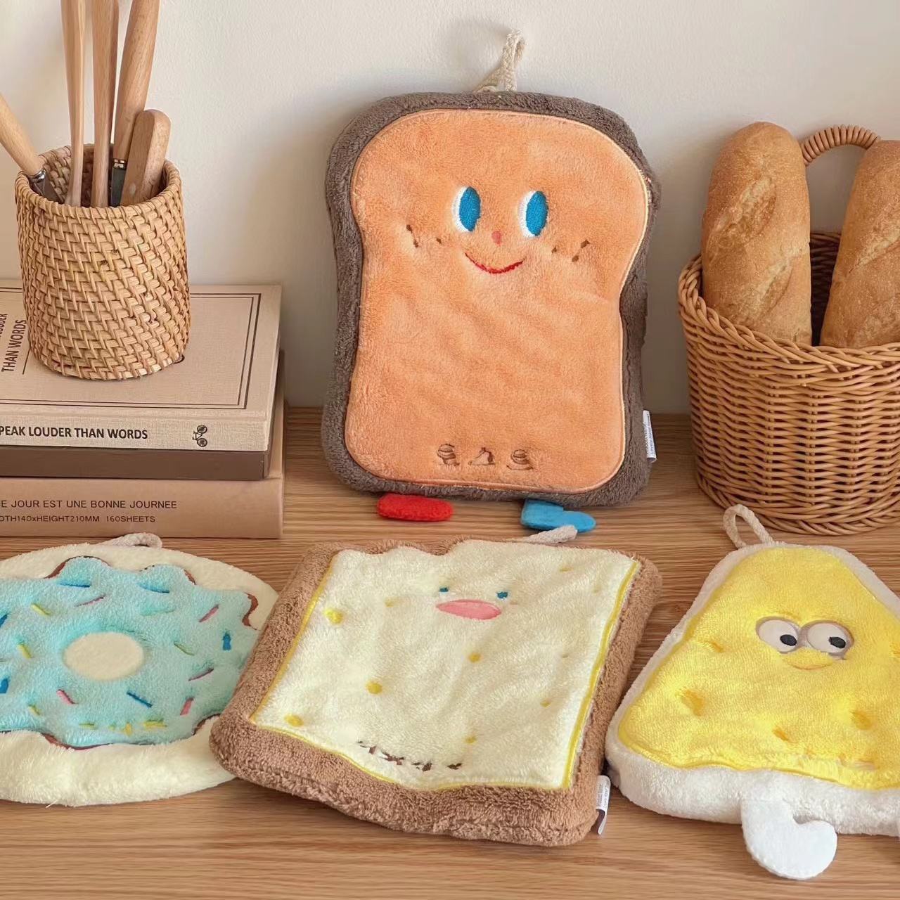 🧽 Cute Cartoon Cleaning Towel – Soft, Absorbent🍞🍩