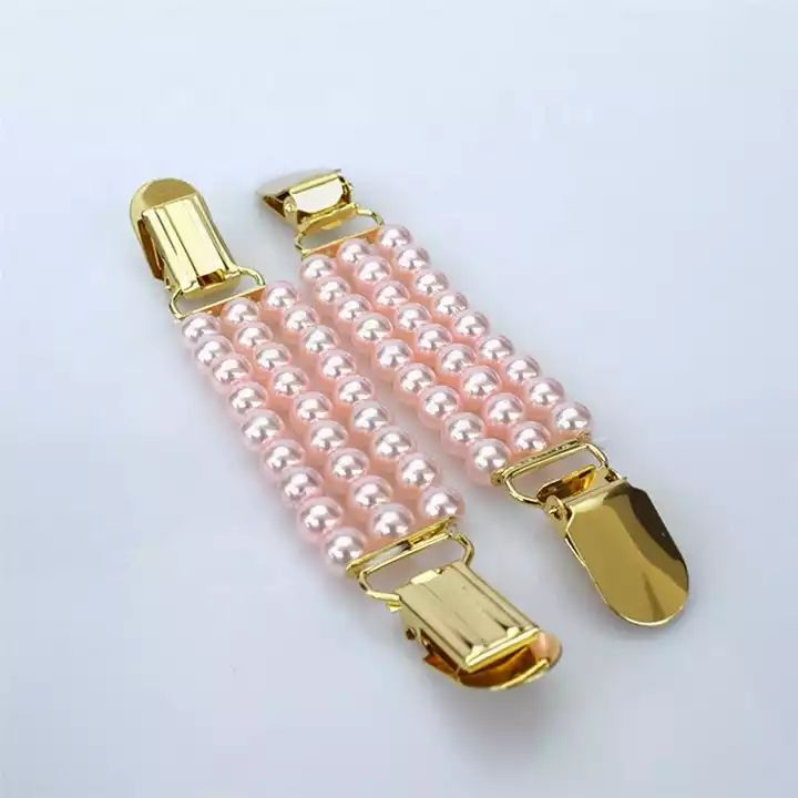 ✨ Pearl Cardigan - Sweater Clip