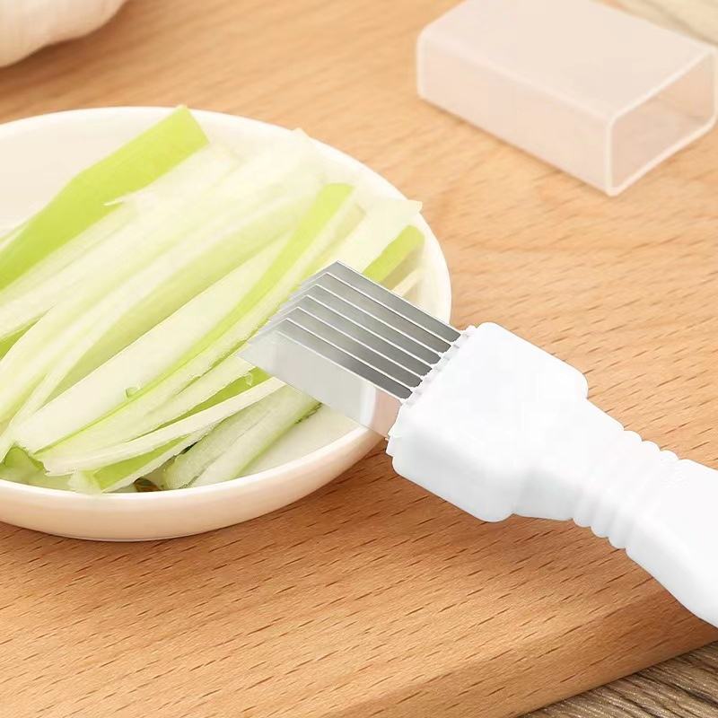 5-Blade Herb & Vegetable Cutter