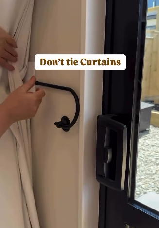 Elegant Curtain Holder (Pair)