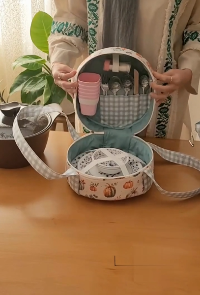 Pot cover and picnic bag Dish cover