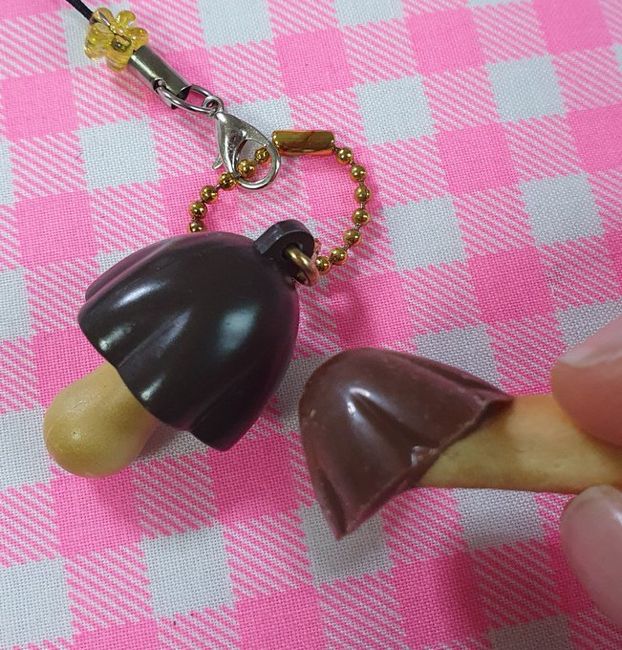 Kawaii Hello Kitty Hidden Mushroom Keychain ✨